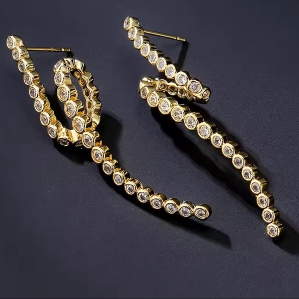 Baroque Diamond Celebrity Gold Earrings - Picture 8 of 8